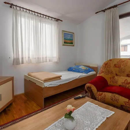 1 Bedroom Amazing In Apartamento