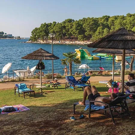1 Bedroom Amazing In Apartamento Poreč